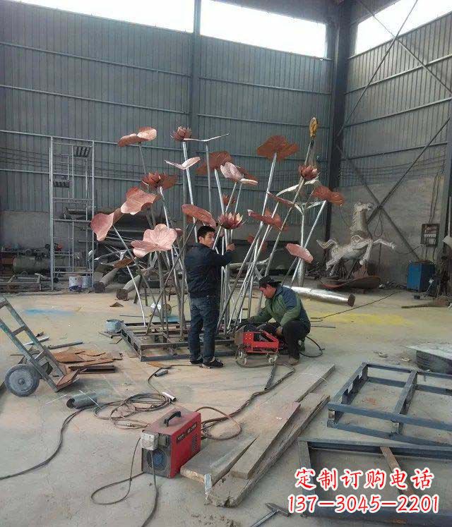 温州荷花荷叶铜雕,营造梦幻氛围