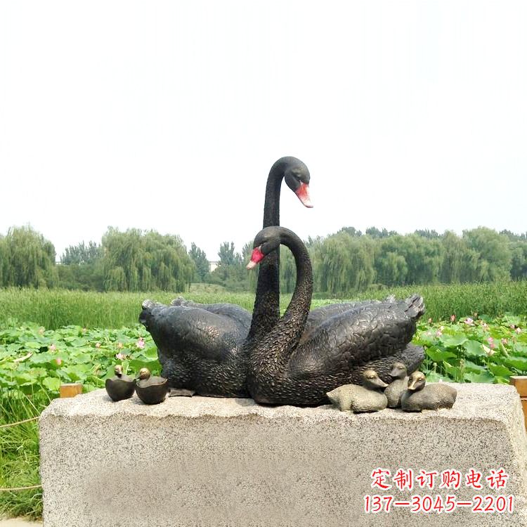 温州雕刻精致的天鹅铜雕摆件