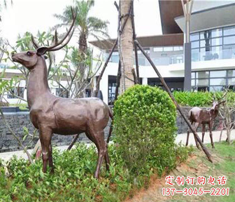 温州艺术大师铸造的精美梅花鹿雕塑
