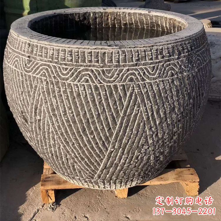温州花园石头鱼缸