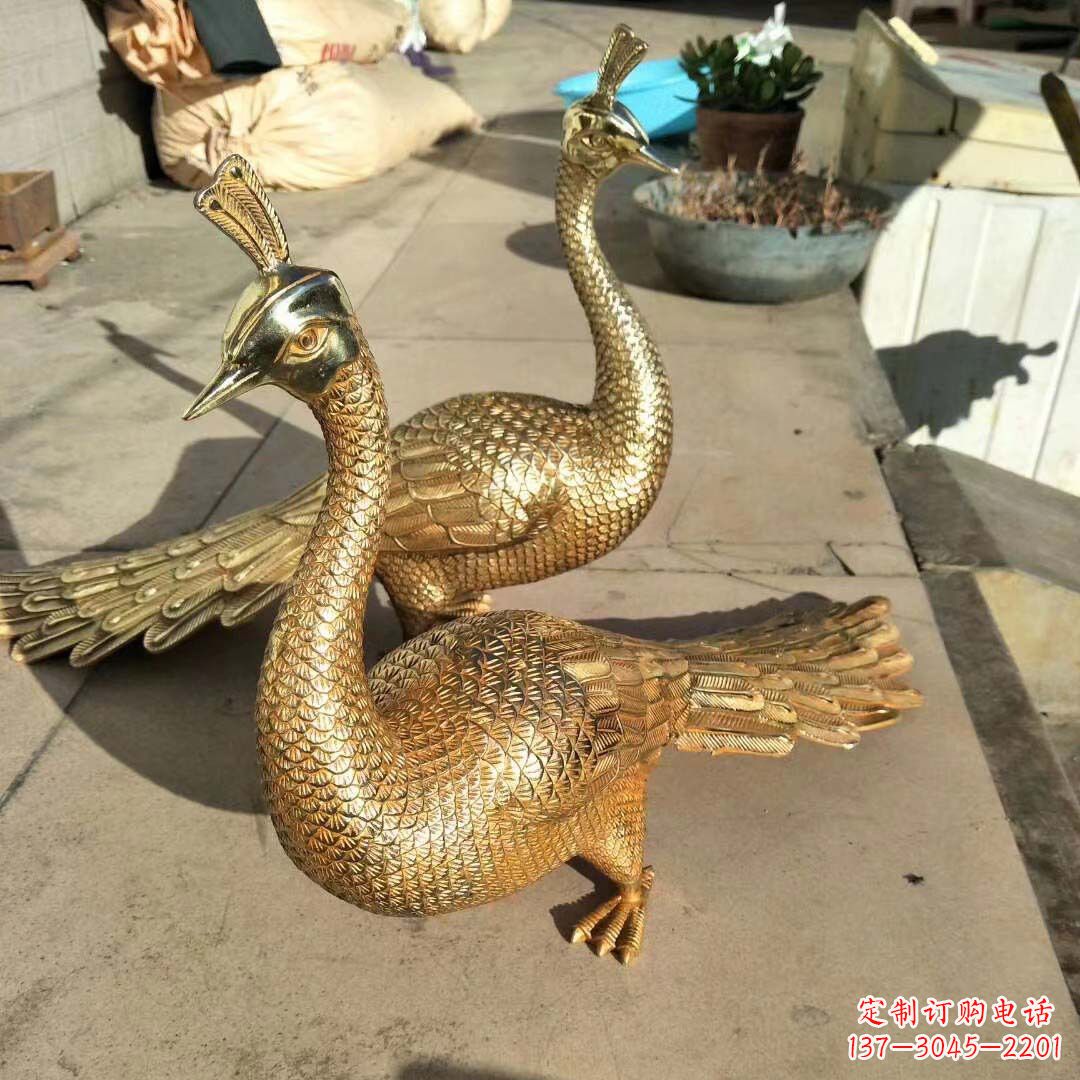 温州高贵典雅的黄铜雕刻孔雀雕塑