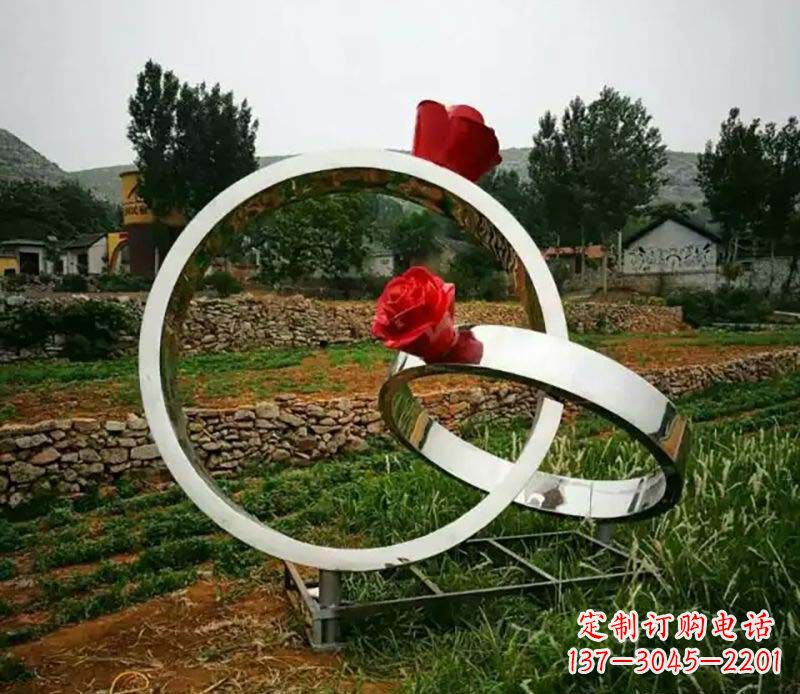 温州中领雕塑:高贵精致的镜面不锈钢戒指雕塑