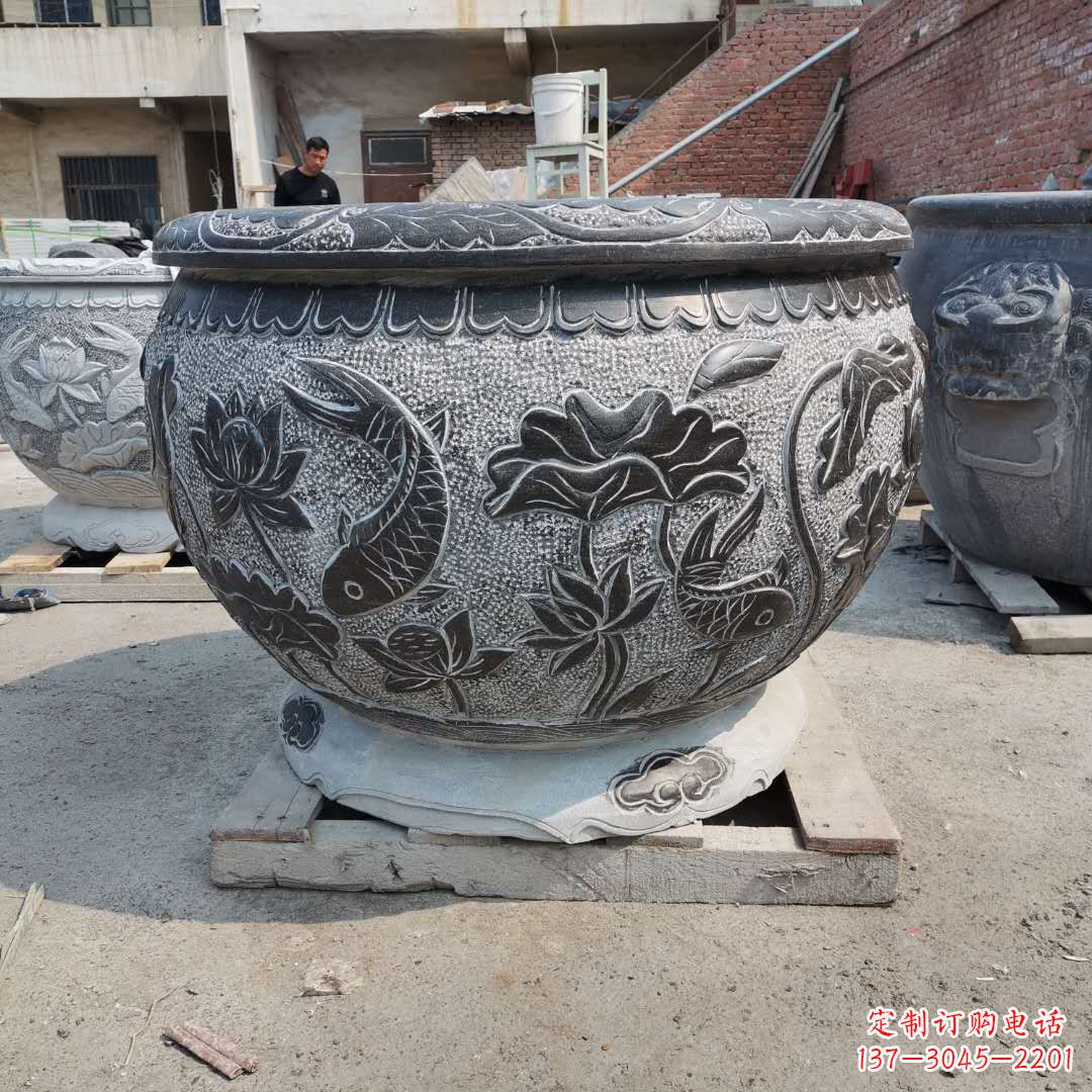 温州老青石园林石雕水缸,享受自然之美