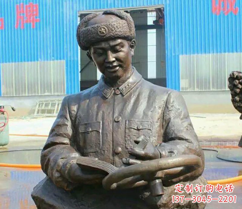温州向雷锋致敬!郑州中领雕塑出品:雷锋铜雕