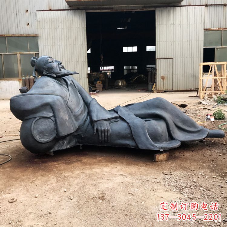 温州李白醉卧铜雕塑,抒写出豪迈之气