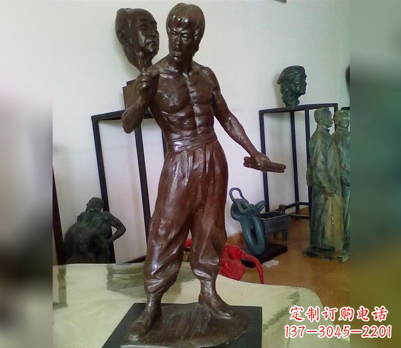 温州经典传奇-李小龙铜雕塑