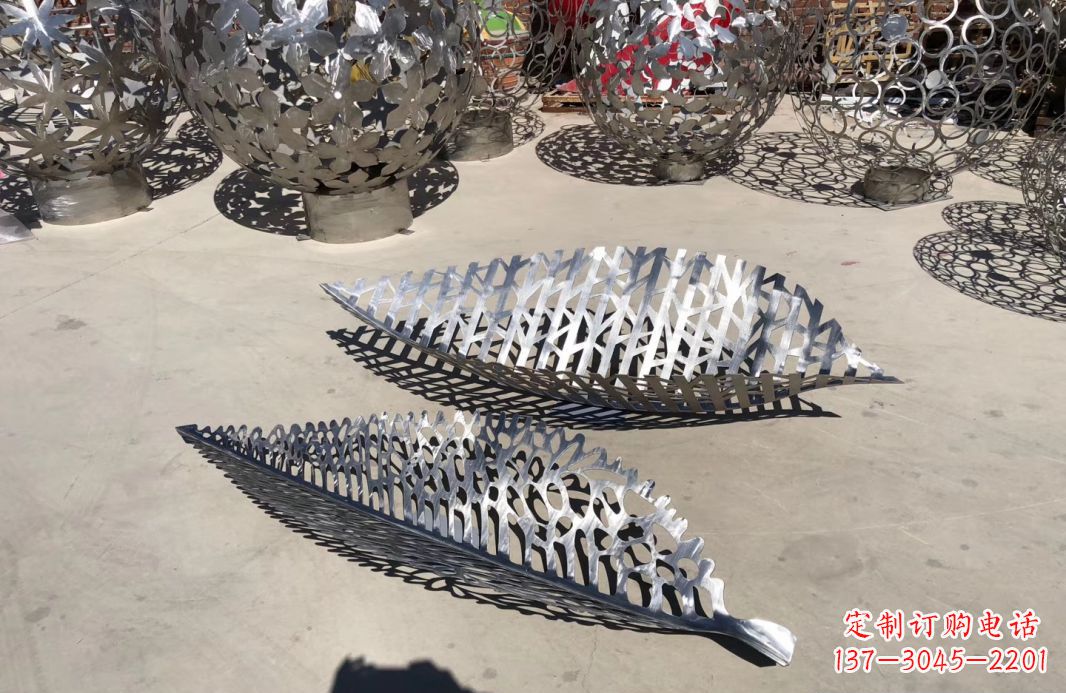 温州中领雕塑-树叶镂空景观雕塑