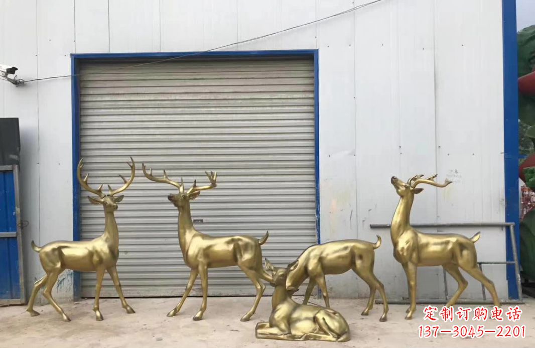 温州产自中领雕塑的手工鹿群铜雕塑,是一款以鹿…