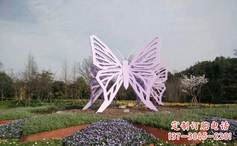温州流动而优雅的蝴蝶雕塑