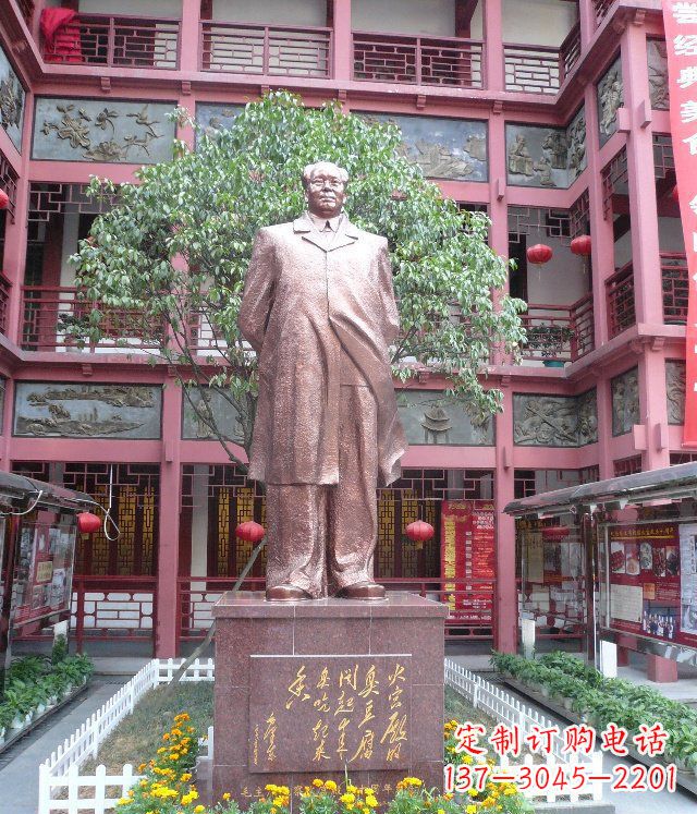 温州毛泽东伟人铜雕,展示传统文化风采!