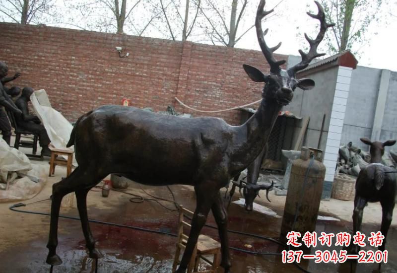 温州唯美的梅花鹿铜雕，让你的家中添彩更有情调