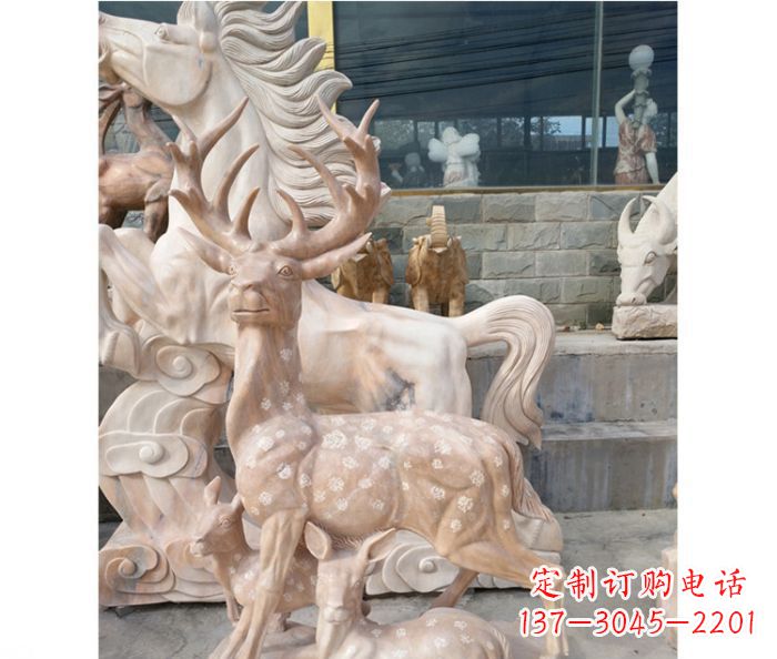 温州展现自然风采的梅花鹿石雕