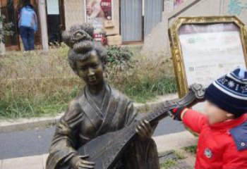 温州街边弹琵琶的古代美女雕塑