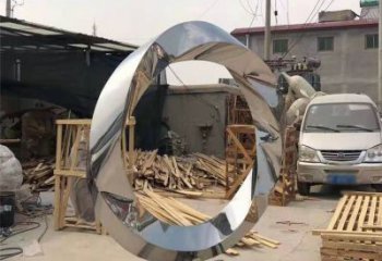 温州镜面不锈钢几何圆环雕塑