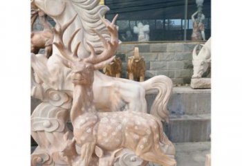 温州展现自然风采的梅花鹿石雕