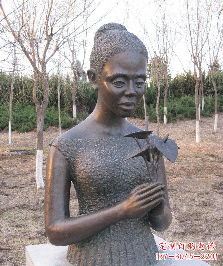 温州拿着白鹤芋花朵的女人西方人物铜雕