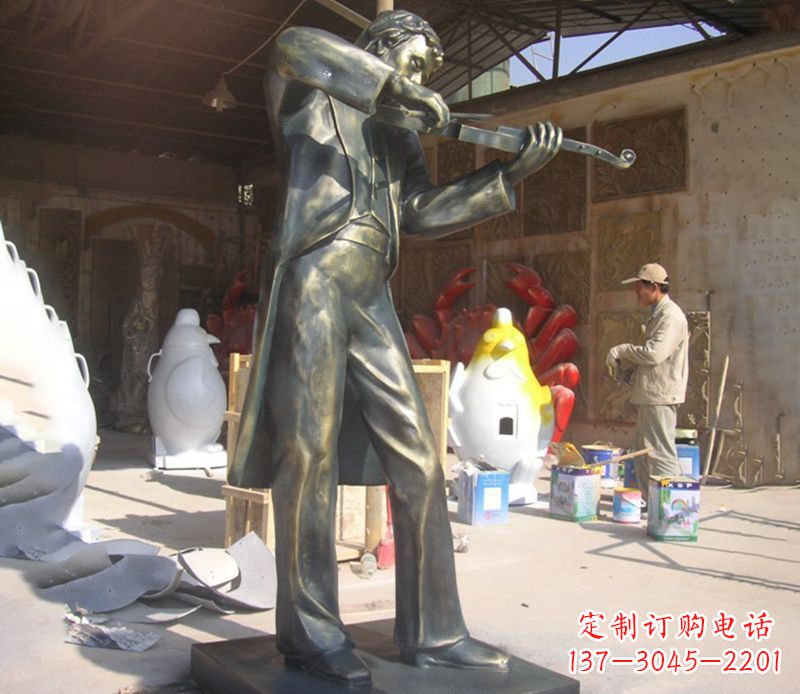 温州男人演奏小提琴铜雕