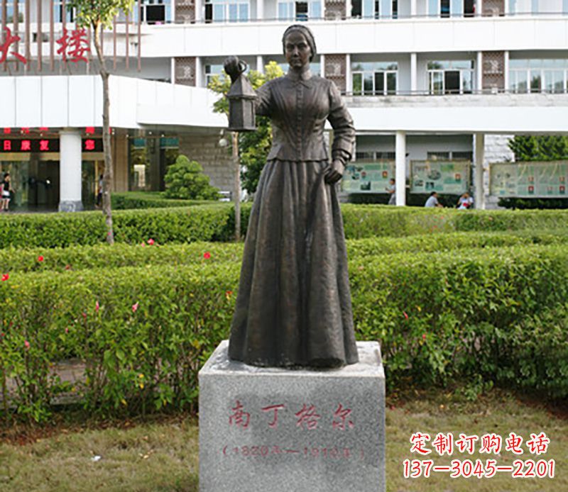 温州静谧中的南丁格尔铜雕