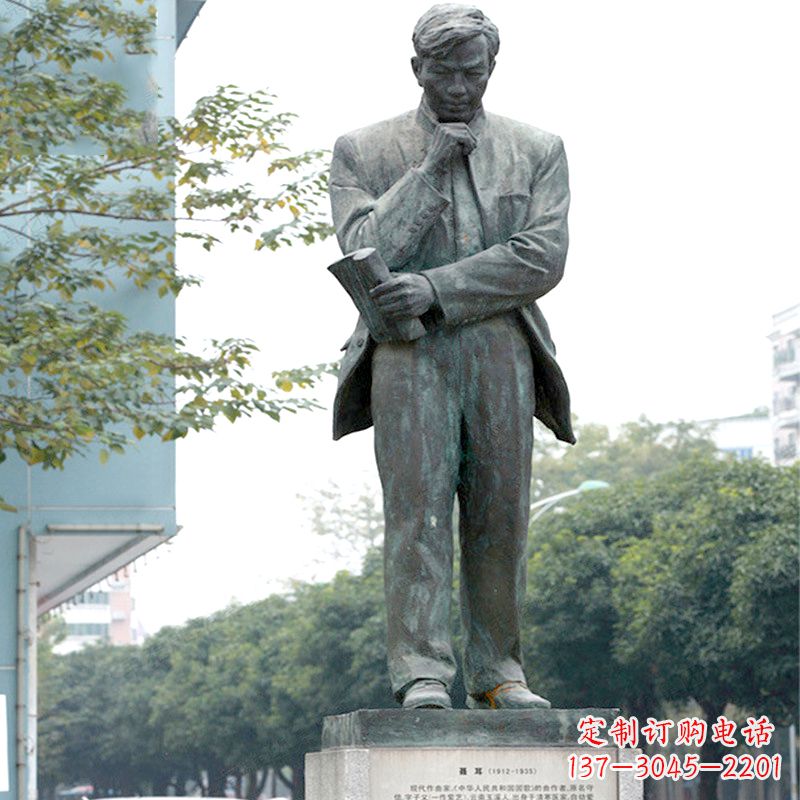 温州很多历史上著名的人物都有精美的雕塑来表彰…