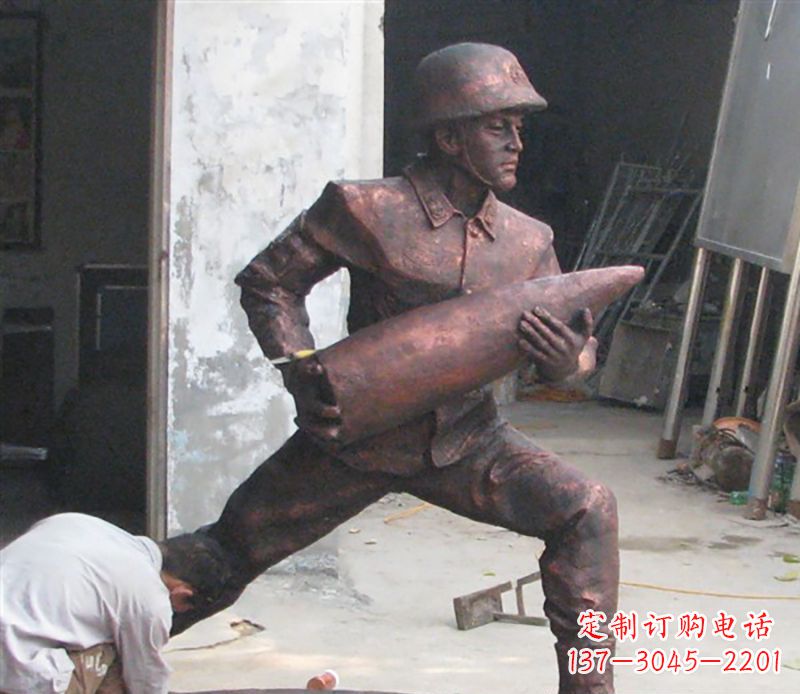 温州铜雕炮弹战士,象征勇气和决心