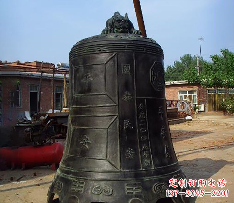 温州平安国泰，民安铜钟雕塑