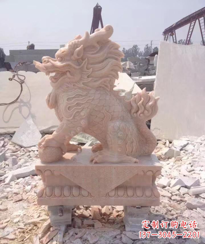 温州标题:尊贵高贵,中领雕塑定制的精致石雕麒麟