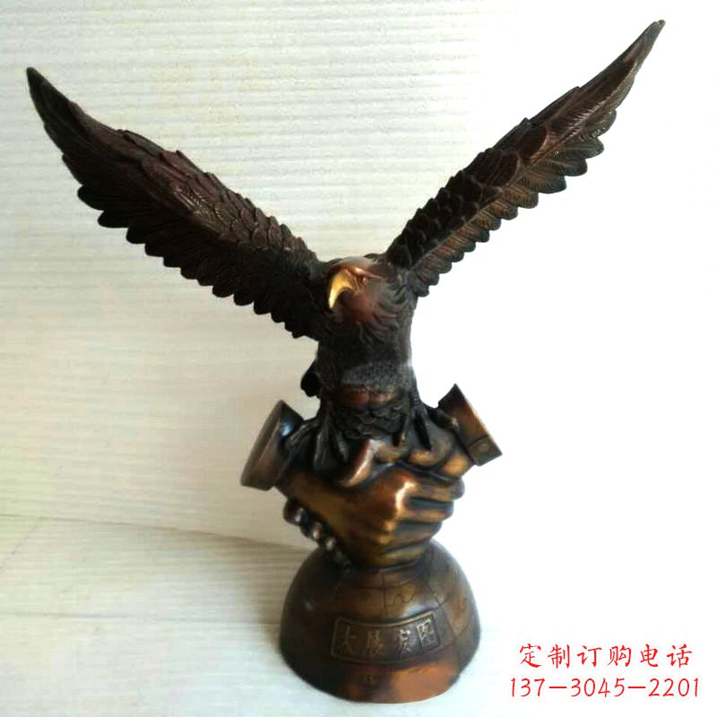 温州以老鹰为灵感的经典铜鼎