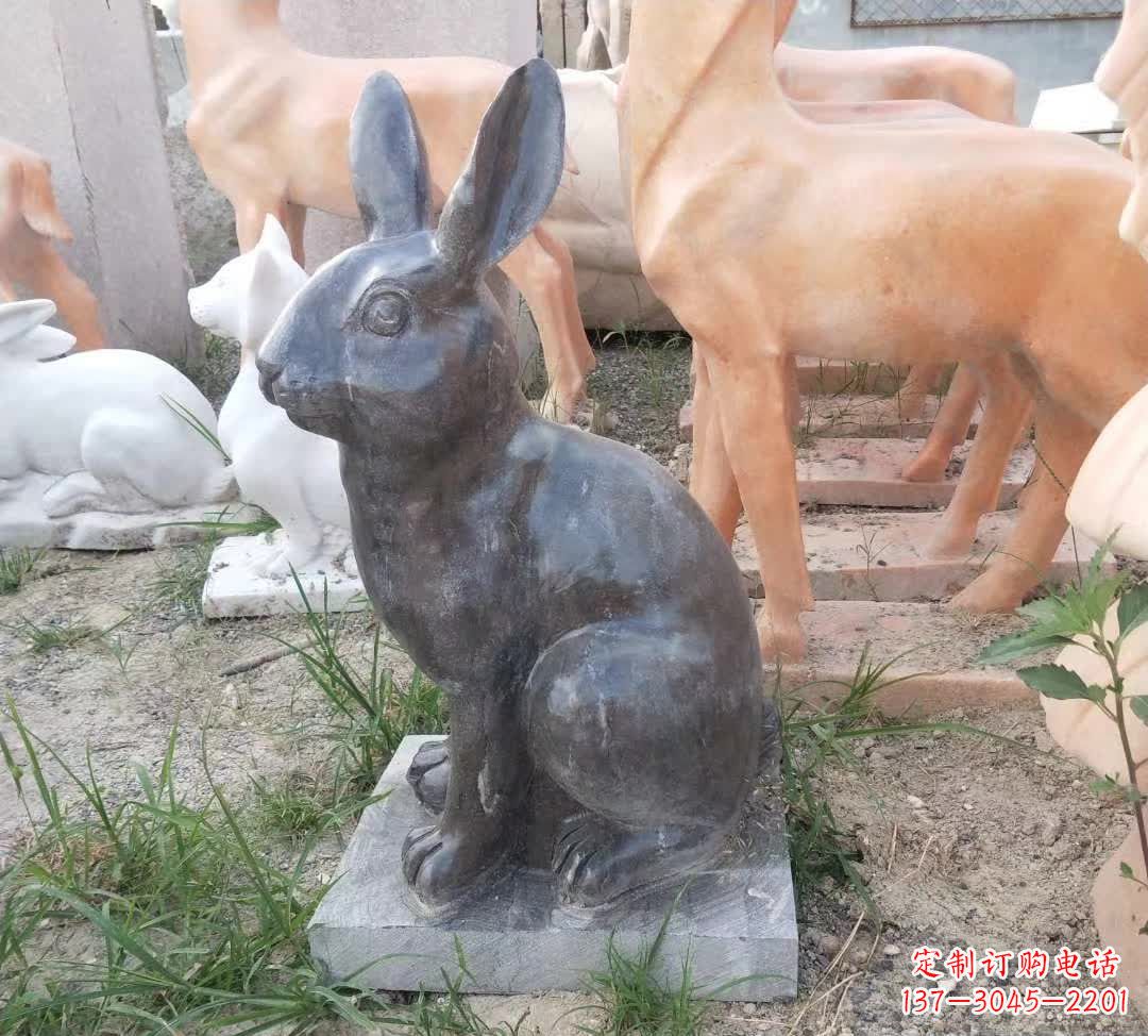 温州青石公园兔子雕塑,实惠的艺术装点