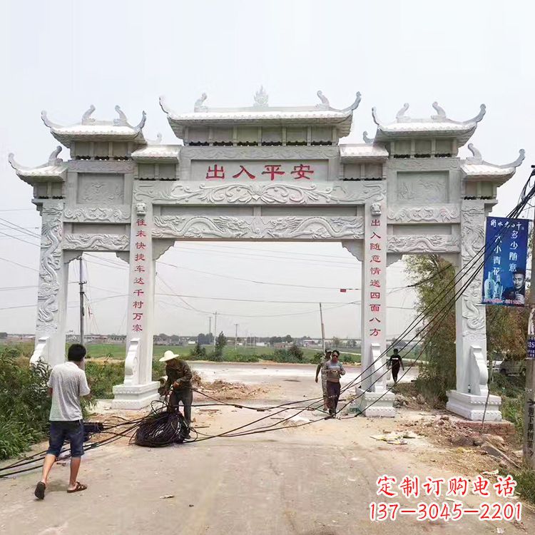 温州质朴粗犷的三间四柱农村石牌坊雕塑
