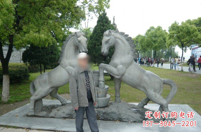 温州以马为主题的石雕艺术品