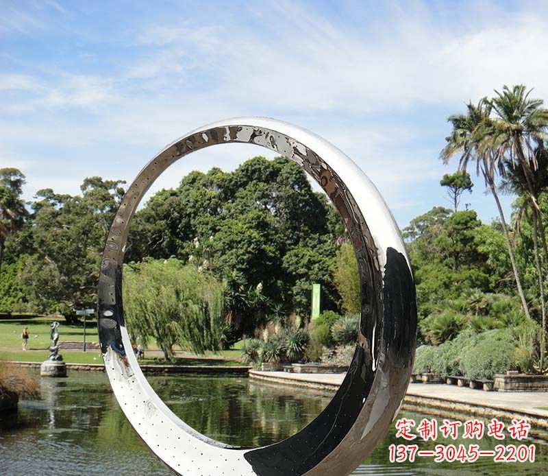 温州水景不锈钢镜面圆环雕塑