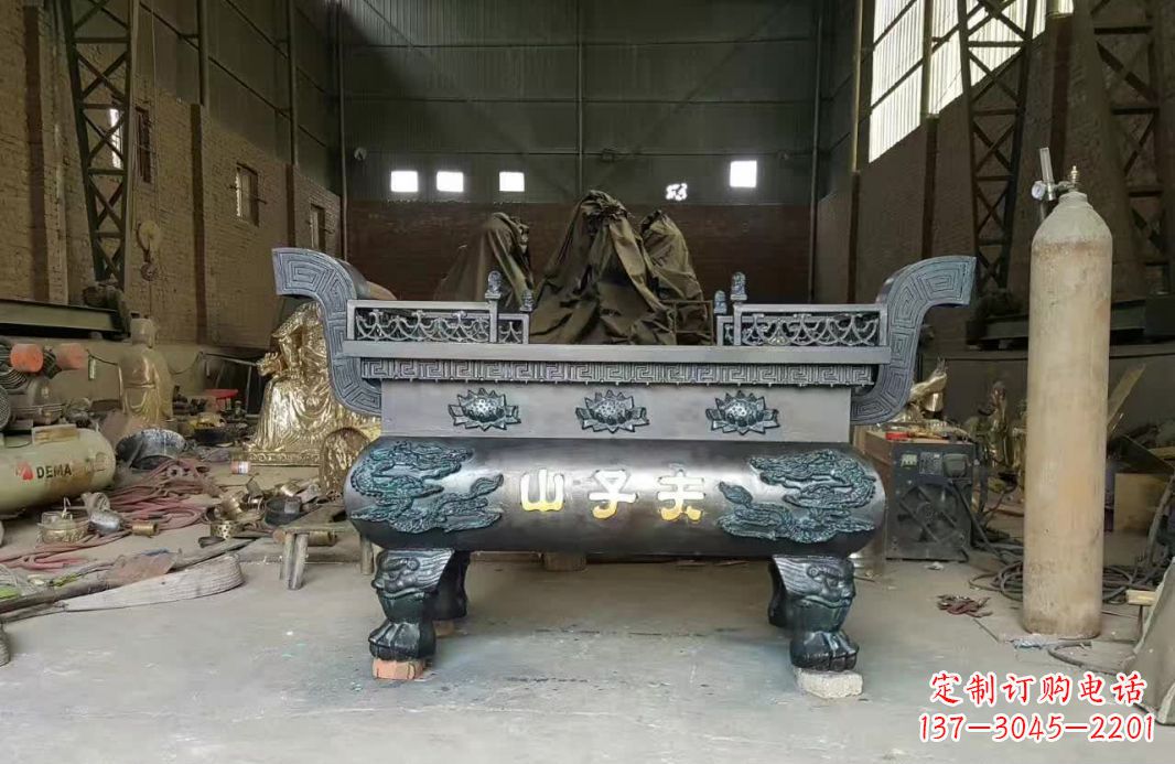 温州寺庙香炉铜雕12