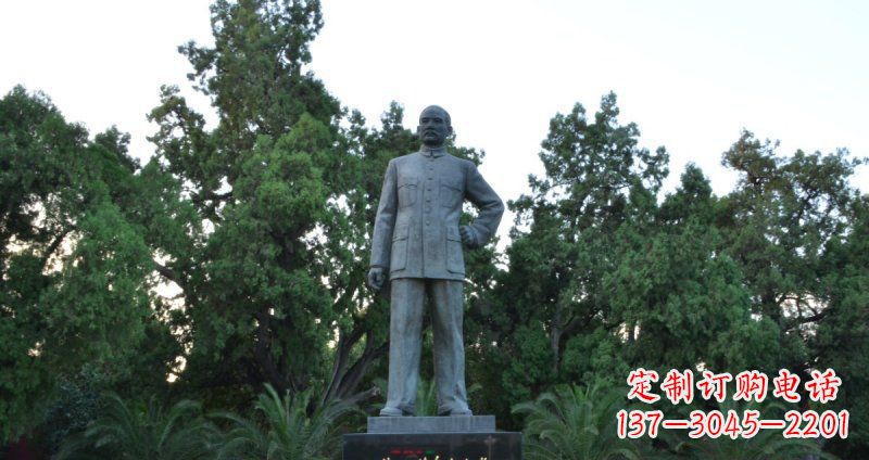 温州孙近代名人铜雕_1