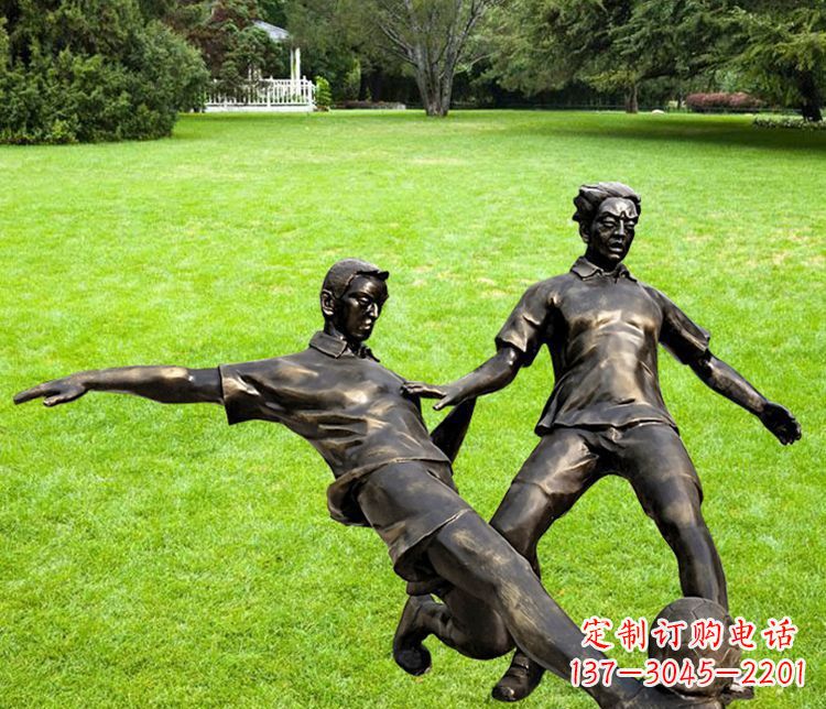 温州踢足球的人物铜雕