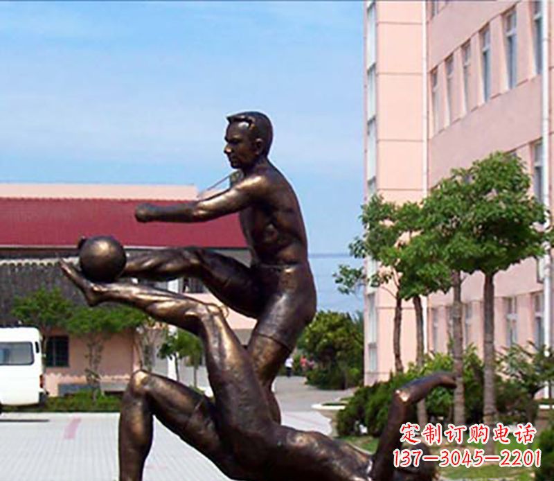 温州踢足球人物广场小品铜雕