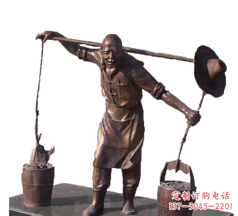 温州挑扁担的老人铜雕
