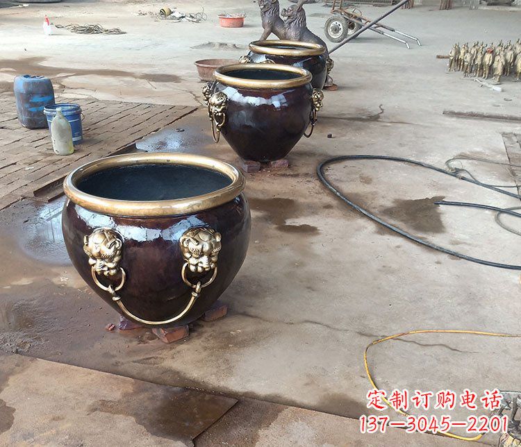 温州铜雕故宫狮子头水缸雕塑