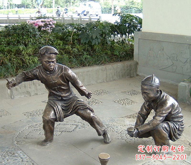 温州玩陀螺的古代儿童铜雕