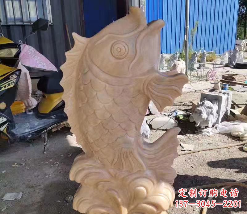 温州晚霞红喷水鲤鱼石雕