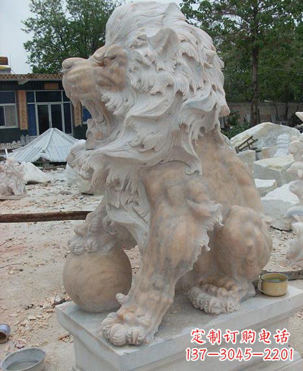 温州晚霞红寺庙门口西洋狮子石雕