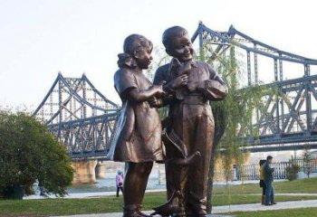 温州小男孩与小女孩手持鸽子铜雕