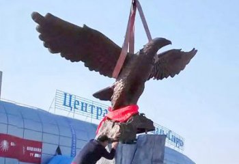 温州中领雕塑定制大型老鹰铜雕景观