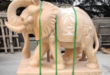 温州中领雕塑石雕大象招财是一件由中领雕塑定制…