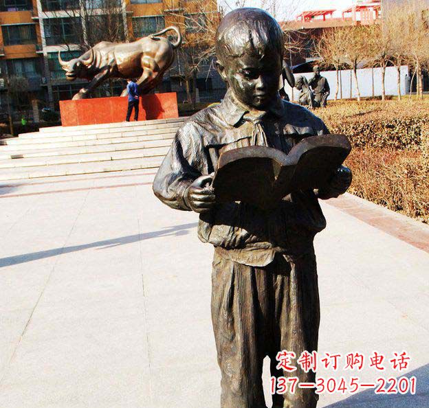 温州校园看书的小学生人物铜雕