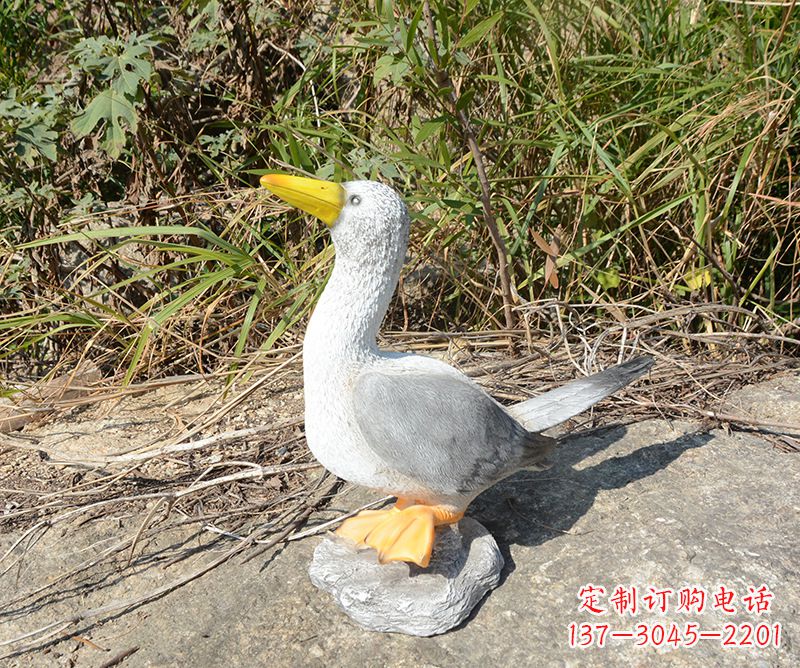 温州学校雕塑和平鸽