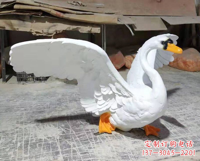 温州展翅翱翔的仿真白天鹅发光款