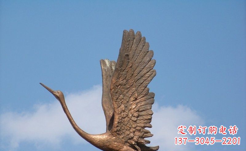 温州展翅高飞的仙鹤动物铜雕