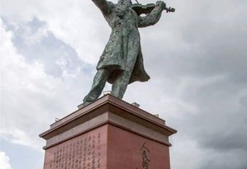 温州音乐家聂耳拉小提琴景观名人雕塑