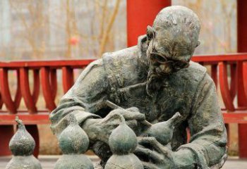 温州园林在葫芦上刻字的老人小品铜雕