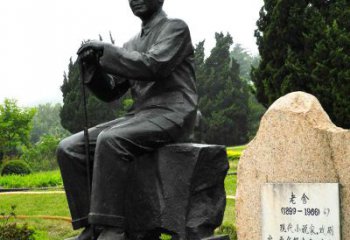温州中国现代著名小说家老舍铜雕像